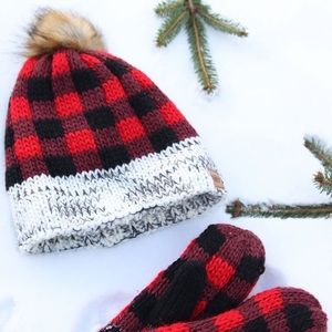 Brand new buffalo plaid hat and mittens